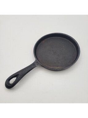 Vintage Cast Iron Mini 5" Pan - 1 Egg, Mini Pancake - Unmarked